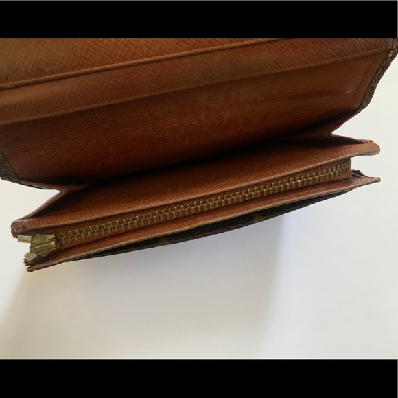 Vintage Louis Vuitton Monogram Wallet - Picture 6 of 11